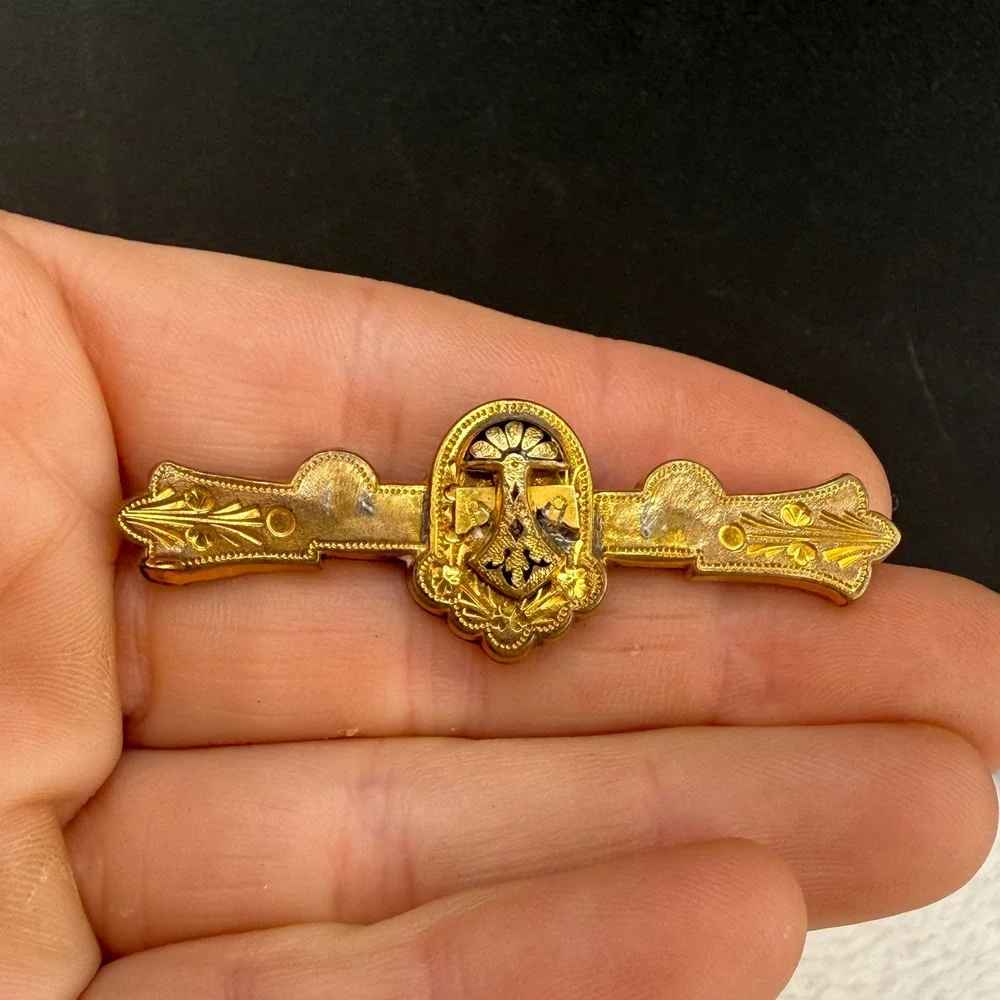 Vintage Victorian Bar Brooch Gold Tone Heraldic Crest Etched